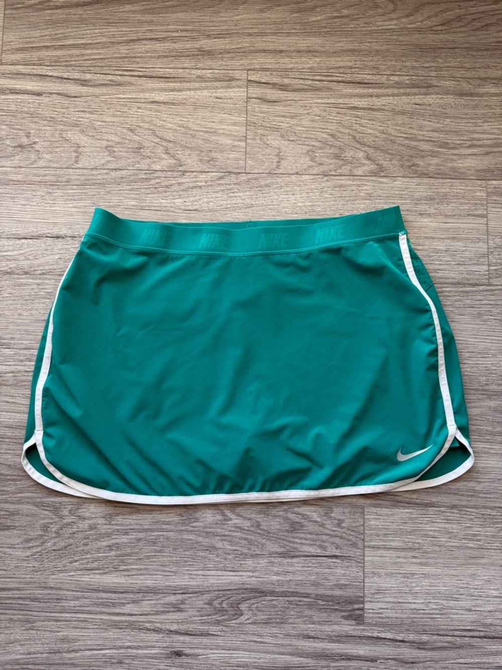 Nike Teal Golf Skort with White Logo Size XL